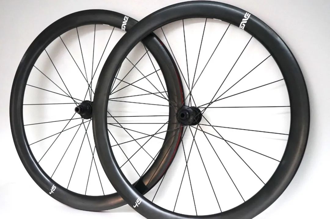半岛·综合体育官网入口 ENVE Foundation 45评测，无钩真空胎轮组好用吗？