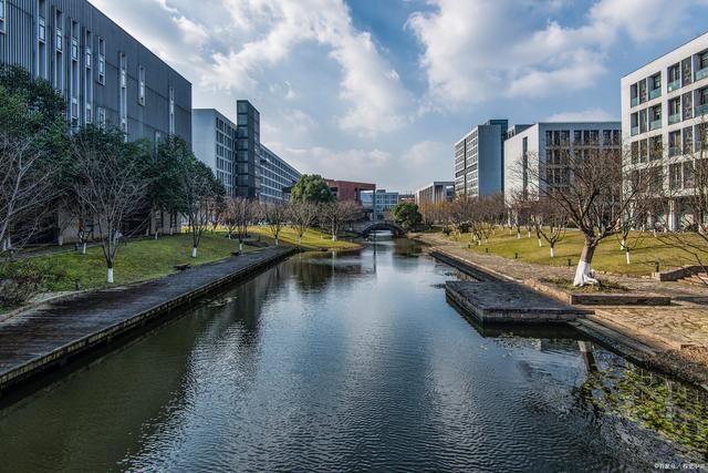 上海工业科技大学_上海科技工业大学排名_上海科技工程大学是几本