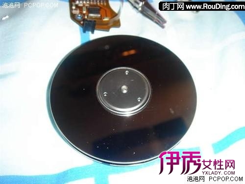 硬盘创意手工制作_废旧硬盘改造DIY_硬盘盘片材质
