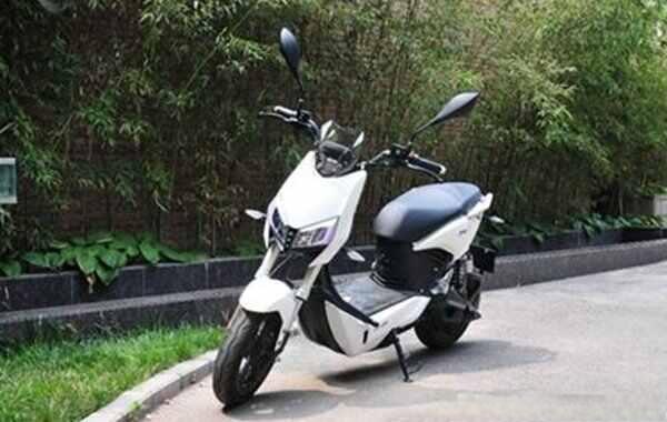 雅迪x5多少钱一辆?雅迪x5实体店多少钱-有驾