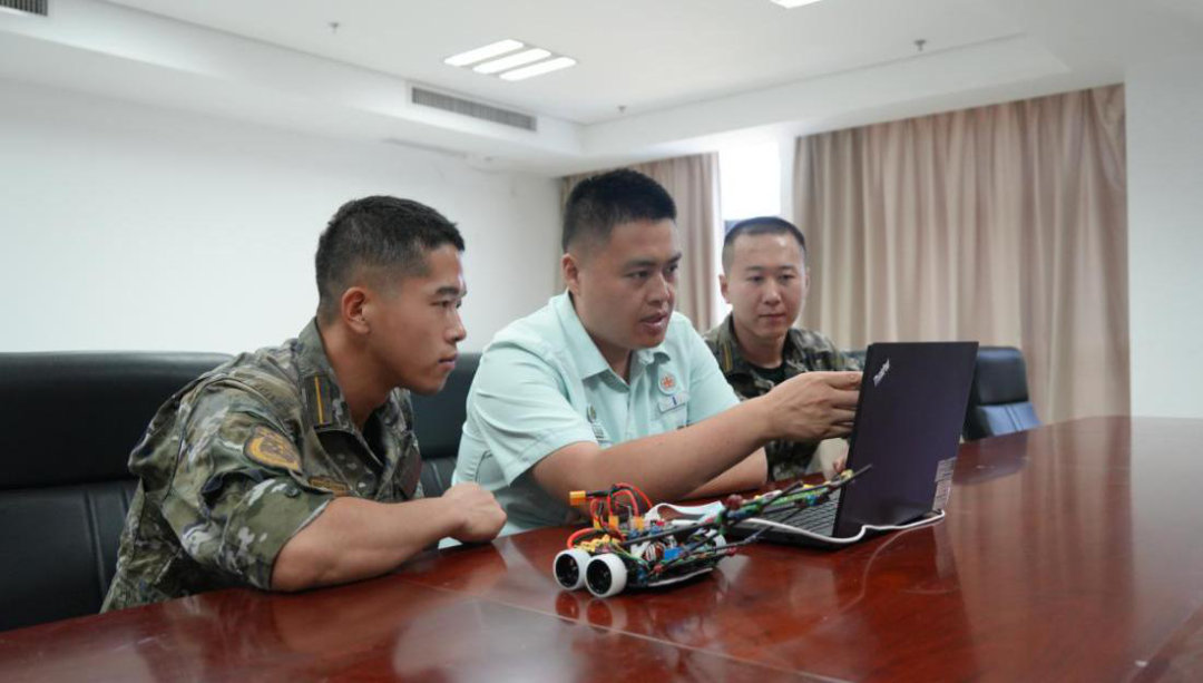 全国大学生智能汽车竞赛_恩智浦智能车大赛报道_强军战车团队