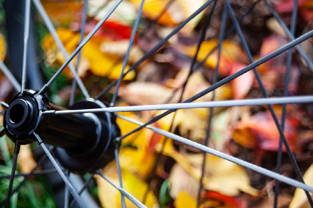 自行车部件名称详解_车架材质与结构_自行车车架结构