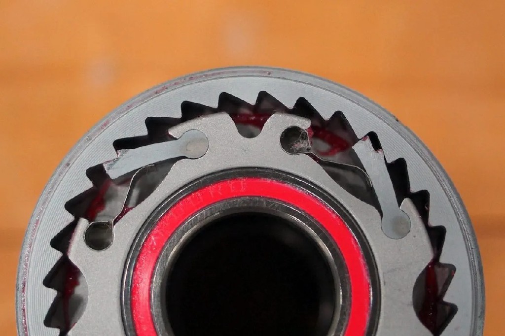 自行车部件名称详解_车架材质与结构_自行车车架结构