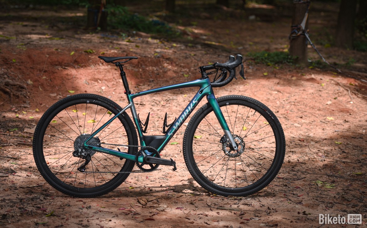 全地形公路车Gravel Bike S-Works Diverge涂装变色龙漆面工艺_全地形公路车Gravel Bike S-Works Diverge Future Shock减震器渐进式弹簧_rockshox xc32