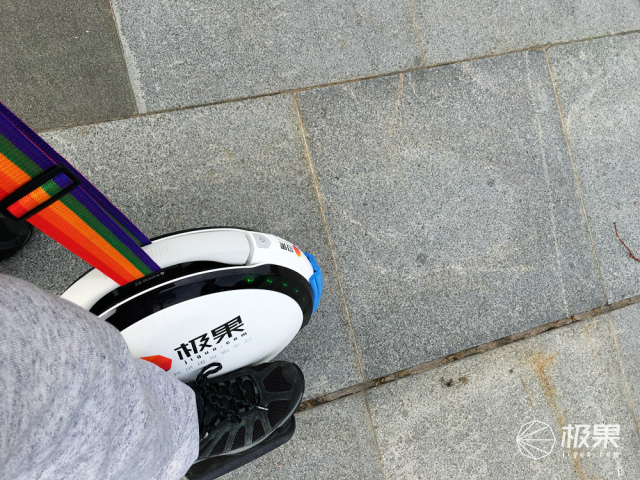 单轮平衡车使用体验_智能平衡车品牌_Ninebot One A1 平衡车