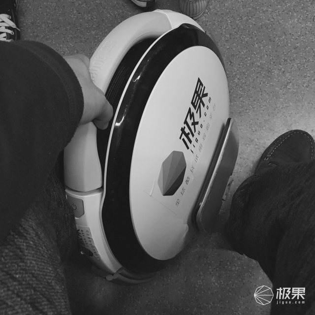 智能平衡车品牌_单轮平衡车使用体验_Ninebot One A1 平衡车
