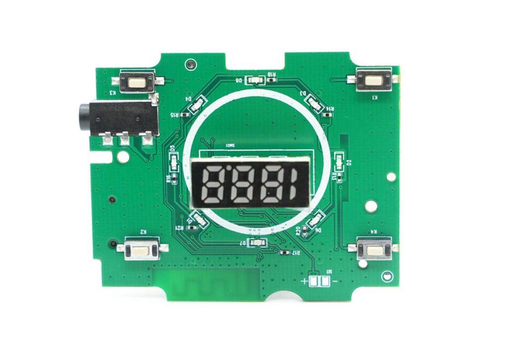 机乐堂车载蓝牙发射器拆解_智能蓝牙gps定位车充_机乐堂带线款多端口车载蓝牙发射器