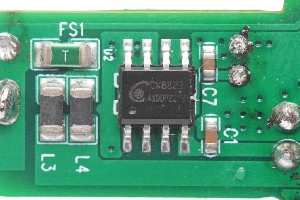 机乐堂带线款多端口车载蓝牙发射器_机乐堂车载蓝牙发射器拆解_智能蓝牙gps定位车充