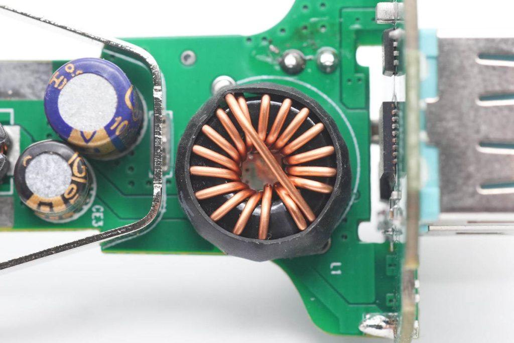 机乐堂带线款多端口车载蓝牙发射器_机乐堂车载蓝牙发射器拆解_智能蓝牙gps定位车充