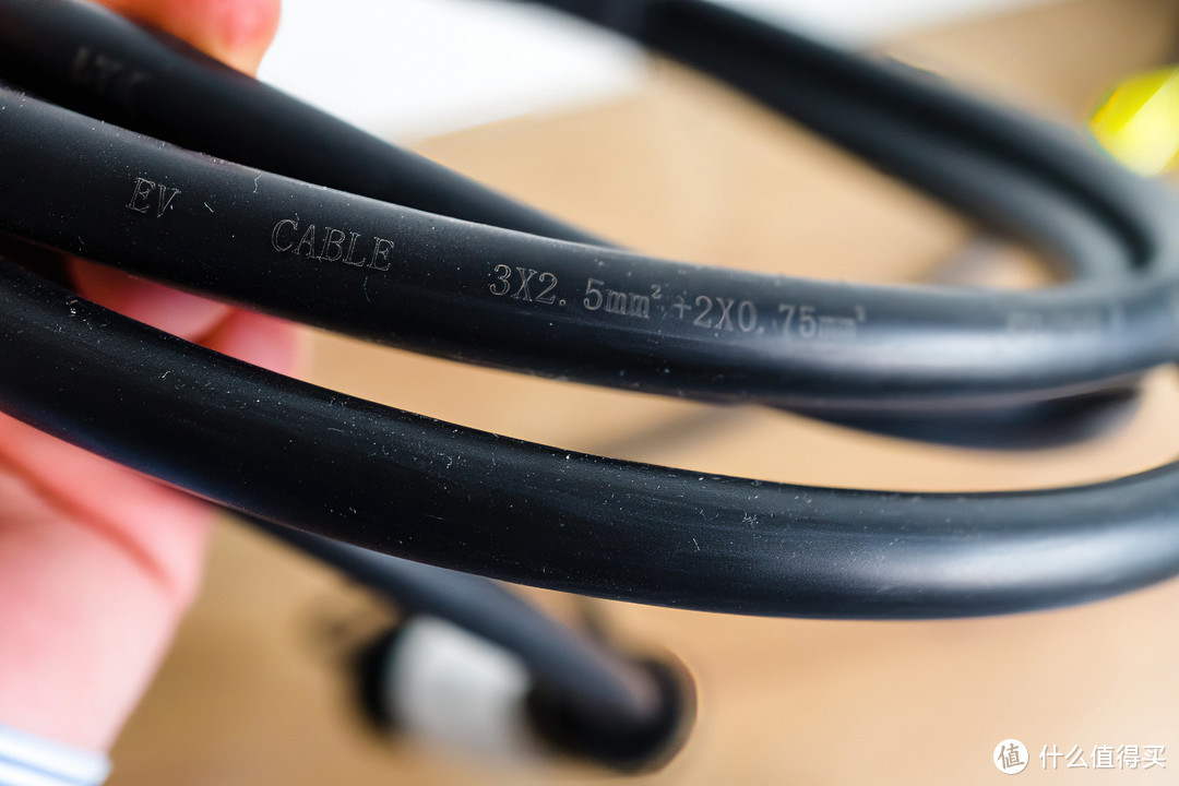 智能蓝牙gps定位车充_随车充缆上控制与保护装置_随车充模式2