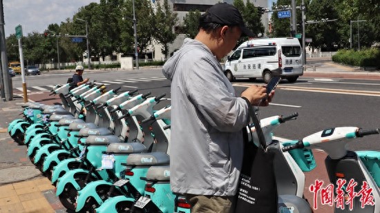 星空综合体育app下载 共享电单车距离大城市还有多远
