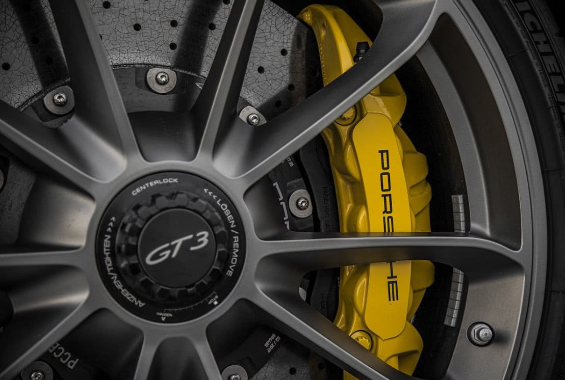 碟刹比鼓刹更强吗?为啥私家车追求碟刹,可大货车却只用鼓刹