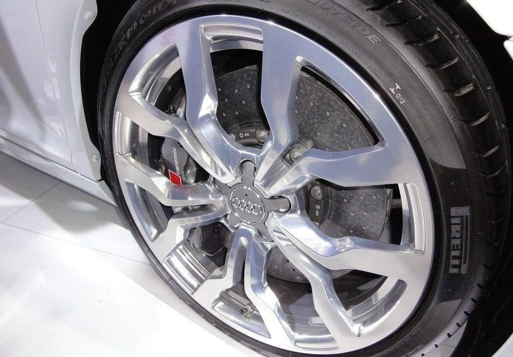 碟刹比鼓刹更强吗?为啥私家车追求碟刹,可大货车却只用鼓刹