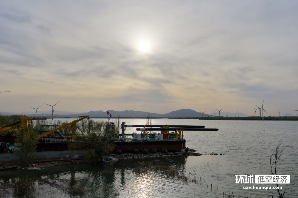 DJI Mavic 4 Pro 哈苏三摄 旗舰无人机_mavic air 全景_DJI Mavic 4 Pro 长焦相机 夜景拍摄