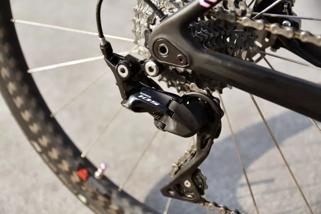 全隐藏走线公路车改装_公路车怎么改装_野兽骑行UNICORN爬坡架