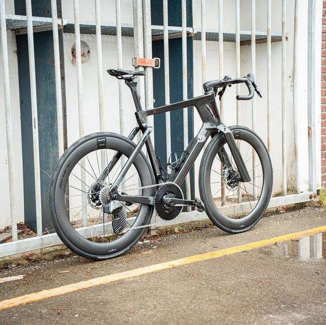 公路车气动设计_更高堆高自行车趋势_变速自行车前叉