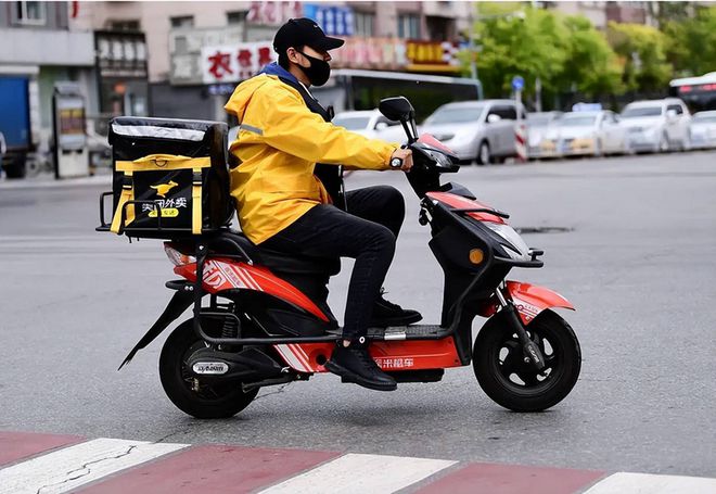 星空综合体育app下载 外卖小哥选电动车，为什么不买雅迪、爱玛品牌？行内人告诉你答案