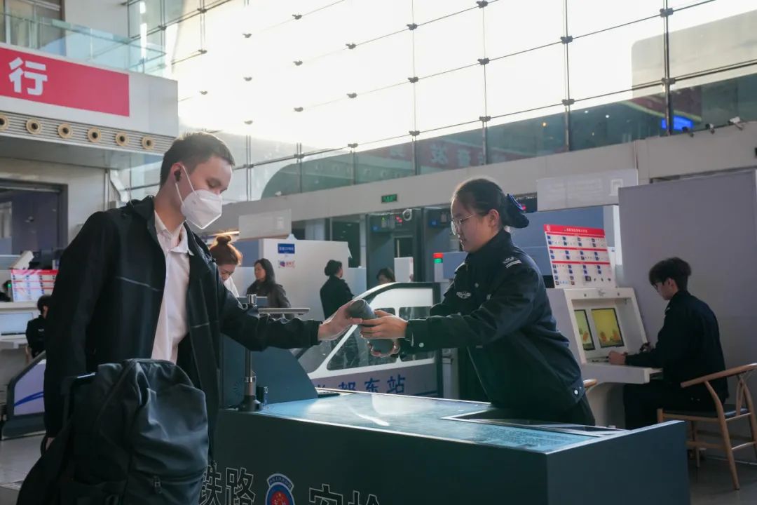 电池容量限制_打火机能带上高铁吗_充电宝高铁携带规定