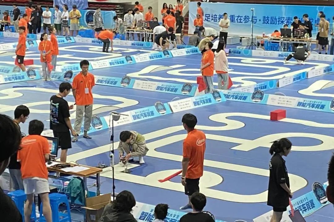 飞思卡尔智能车大赛_全国大学生智能汽车竞赛 江南大学 智能车俱乐部