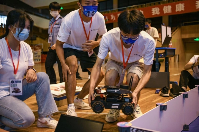 参赛选手激烈角逐。段玉摄