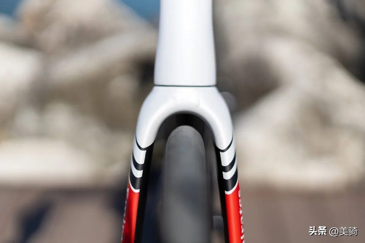 星空体育官方网站 与V4Rs几乎无异，但就这样？ Colnago V5Rs外媒评测
