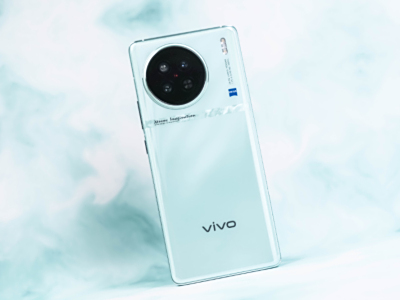 上手最强王者，使用的是堪称最清新颜色的“真香机”vivo X90s，进行细细的评测 。